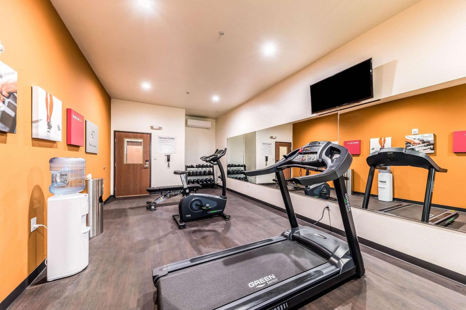Comfort Suites Grand Prairie - Arlington North gallery photo in Grand Prairie, TX — image 4