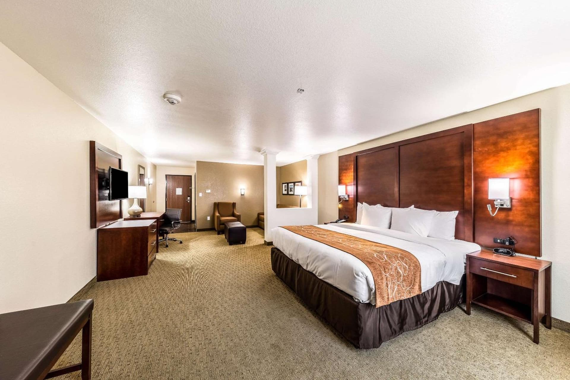 Comfort Suites Grand Prairie - Arlington North gallery photo in Grand Prairie, TX — image 18