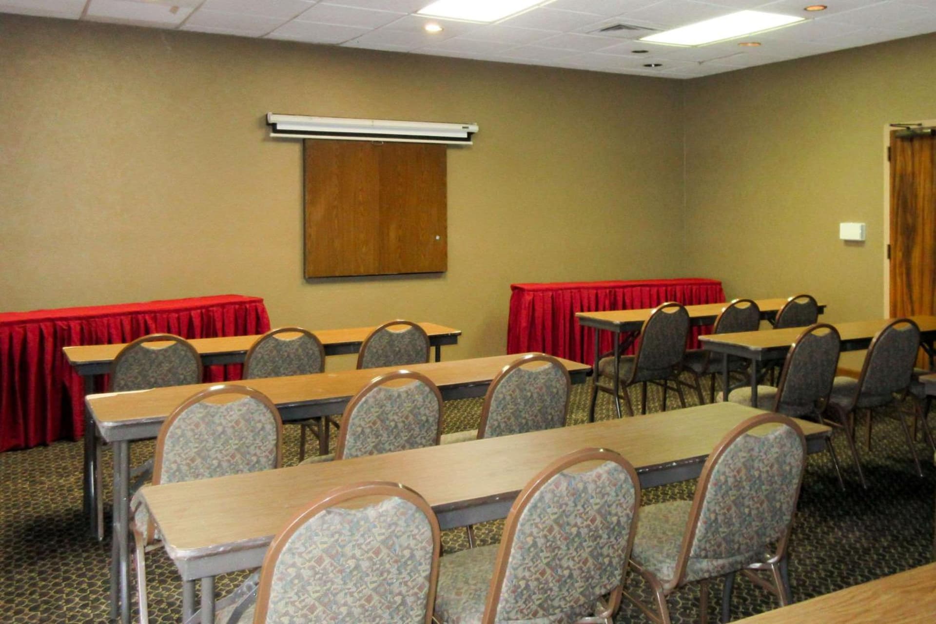 Quality Inn & Suites Albuquerque Midtown - University Area exterior or lobby in Albuquerque, NM — main listing photo