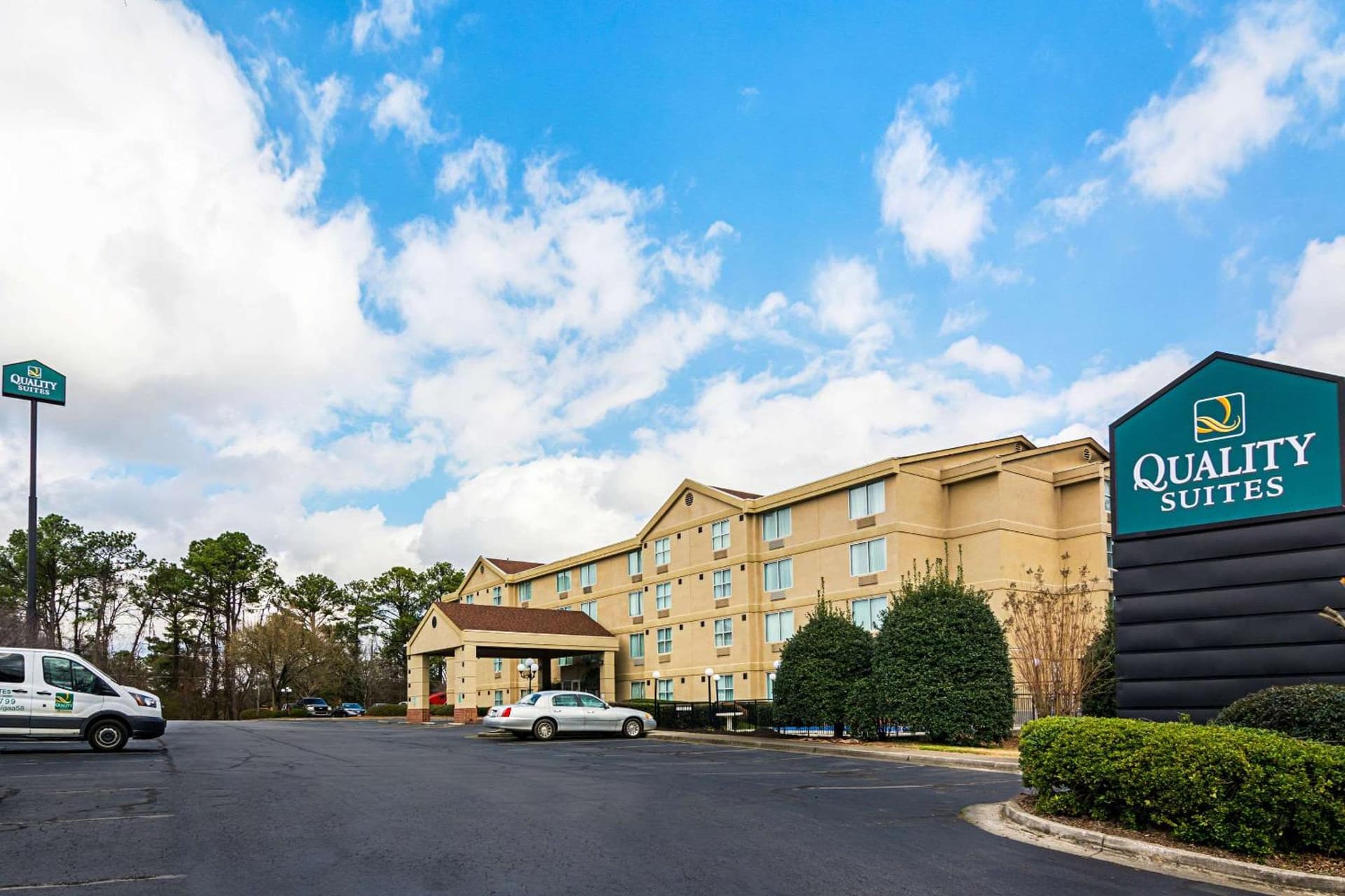 Quality Suites Atlanta Airport East featured exterior or lobby in Forest Park, GA — similar hotel