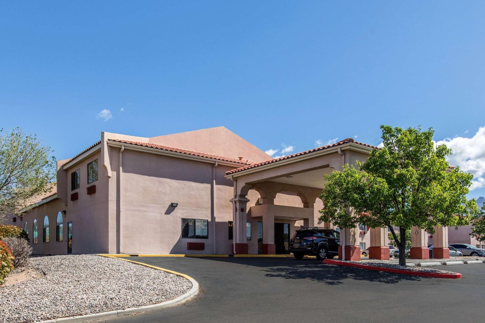 Quality Inn & Suites Albuquerque North near Balloon Fiesta Park interior in Albuquerque, NM — gallery photo 2
