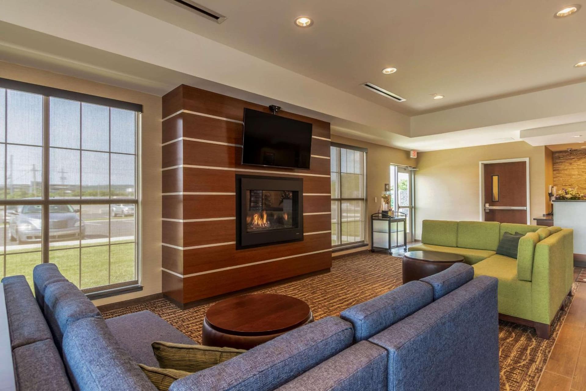 Comfort Inn & Suites - Harrisburg Airport - Hershey South gallery photo in Middletown, PA — image 6