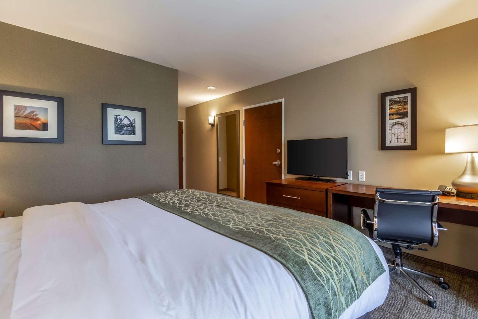 Comfort Inn & Suites - Harrisburg Airport - Hershey South gallery photo in Middletown, PA — image 26