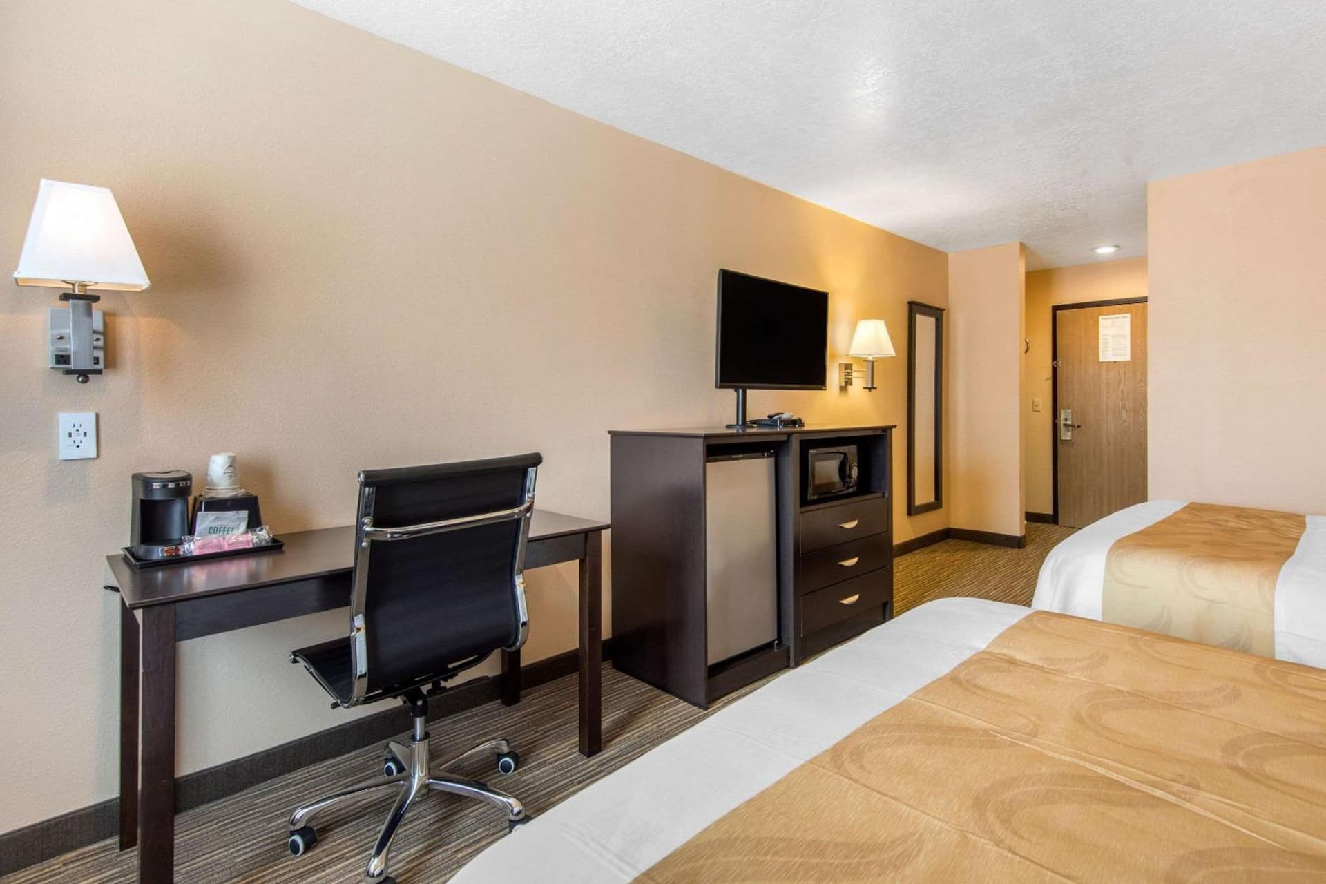 Quality Inn & Suites Albuquerque North near Balloon Fiesta Park gallery photo in Albuquerque, NM — image 33