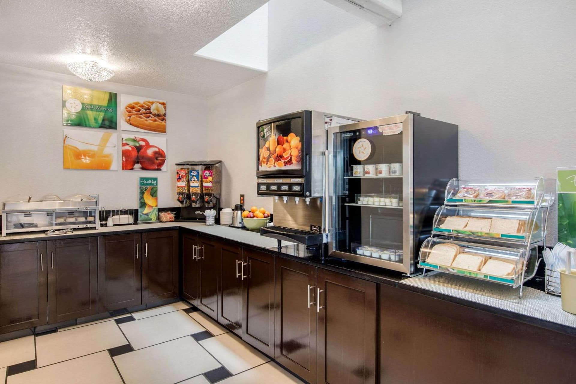 Quality Inn & Suites Albuquerque North near Balloon Fiesta Park gallery photo in Albuquerque, NM — image 15
