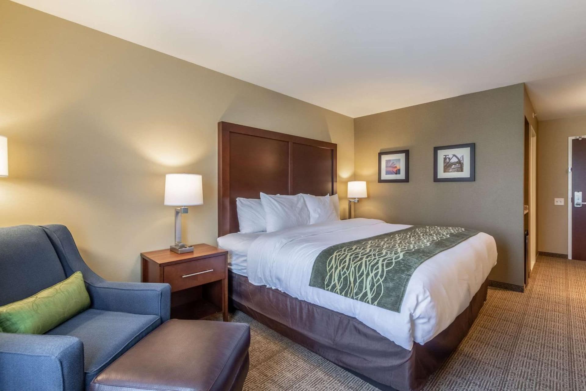 Comfort Inn & Suites - Harrisburg Airport - Hershey South gallery photo in Middletown, PA — image 10