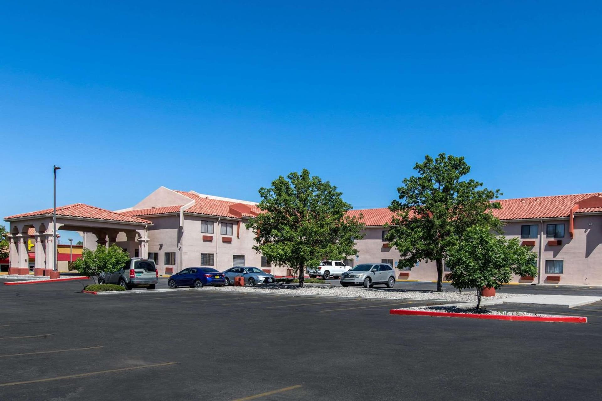 Quality Inn & Suites Albuquerque North near Balloon Fiesta Park gallery photo in Albuquerque, NM — image 18