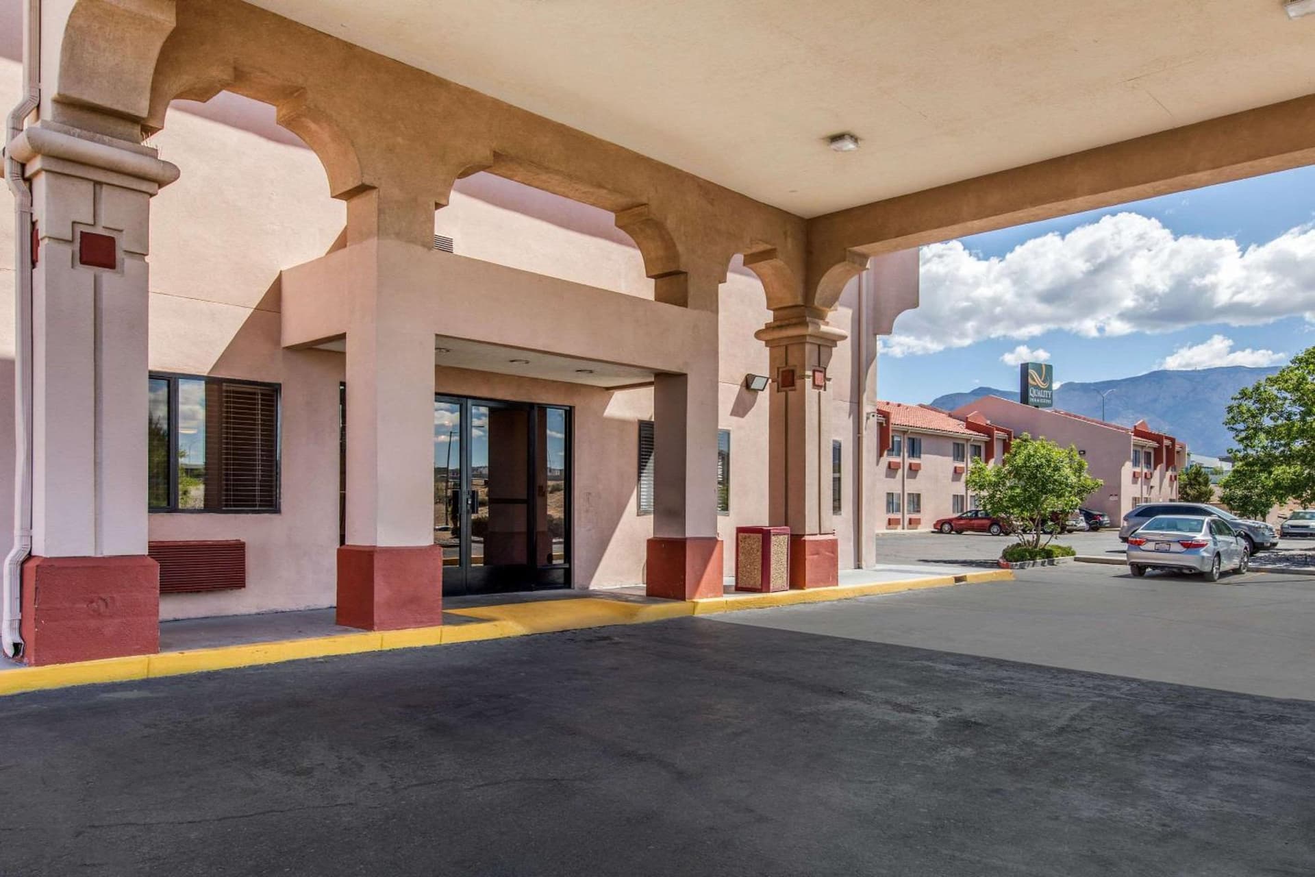 Quality Inn & Suites Albuquerque North near Balloon Fiesta Park gallery photo in Albuquerque, NM — image 6