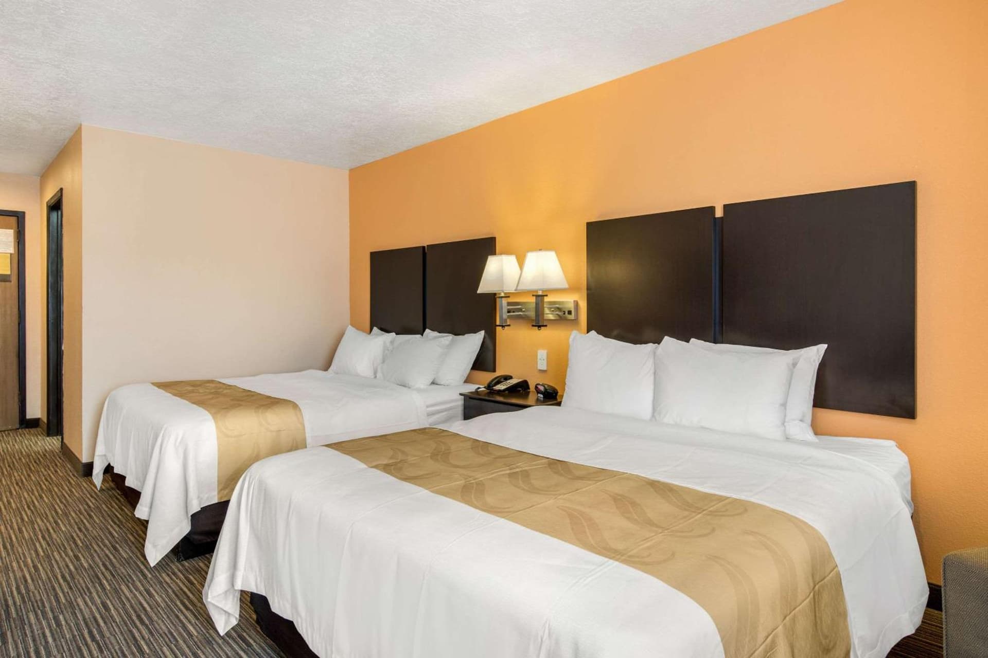 Quality Inn & Suites Albuquerque North near Balloon Fiesta Park gallery photo in Albuquerque, NM — image 34