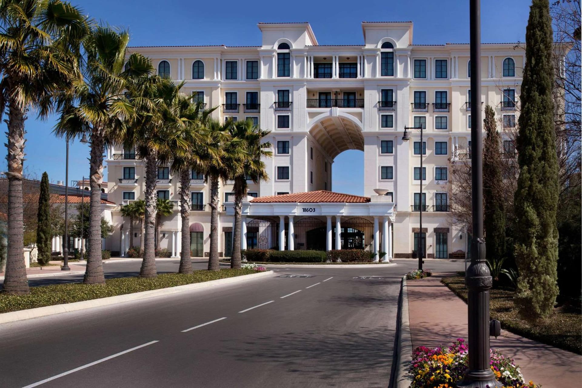 Hilton Vacation Club Eilan Resort & Spa San Antonio featured exterior or lobby in San Antonio, TX — similar hotel