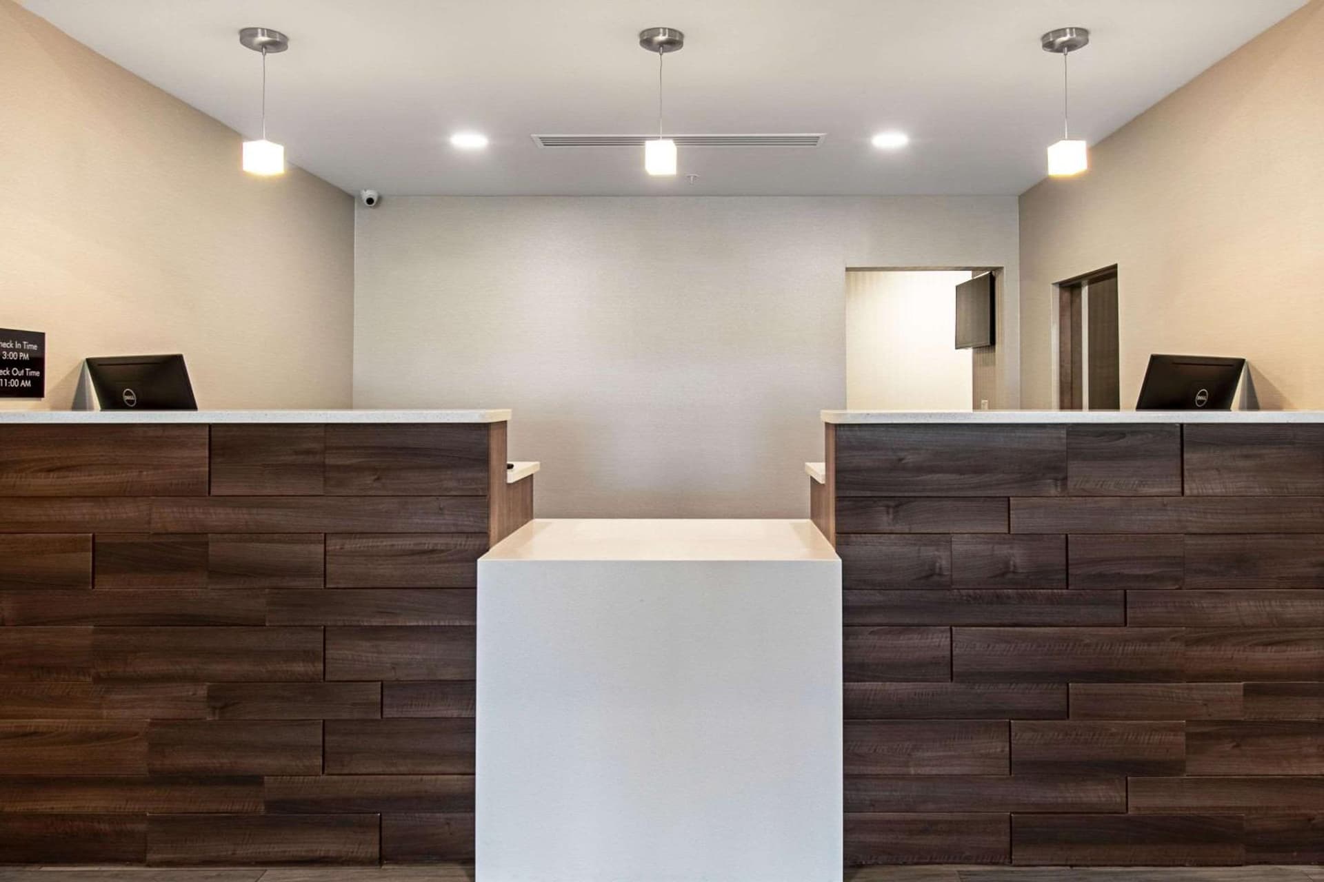 Comfort Suites Grove City - Columbus South interior in Grove City, OH — gallery photo 2
