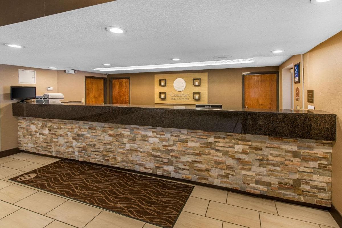 Comfort Inn & Suites Denver Northfield interior in Denver, CO — gallery photo 2