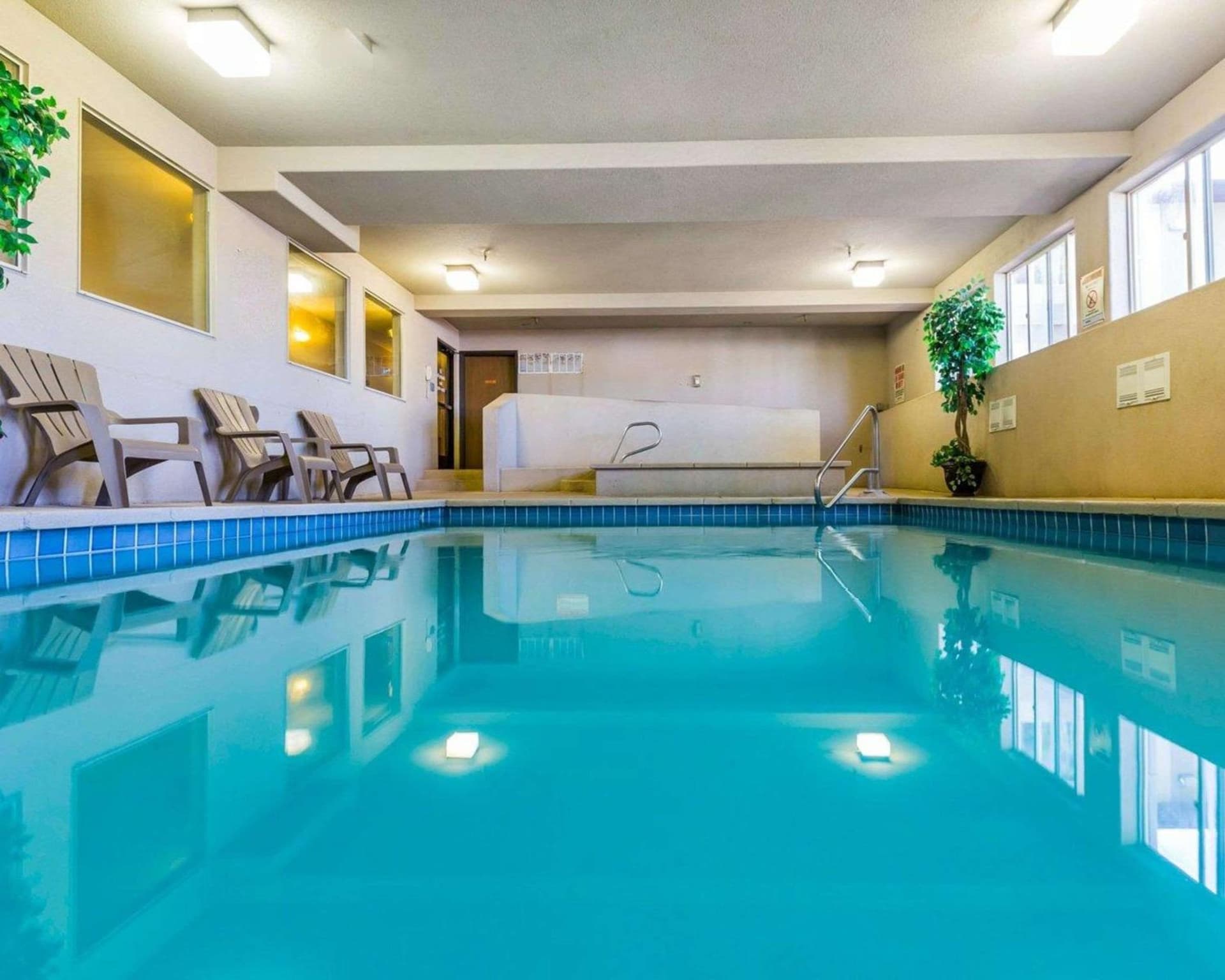 West End Lodge interior in Pagosa Springs, CO — gallery photo 2