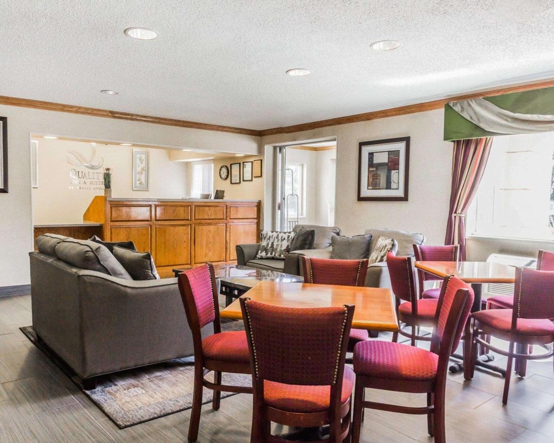 Quality Inn & Suites Golden - Denver West property views in Lakewood, CO — gallery photo 3