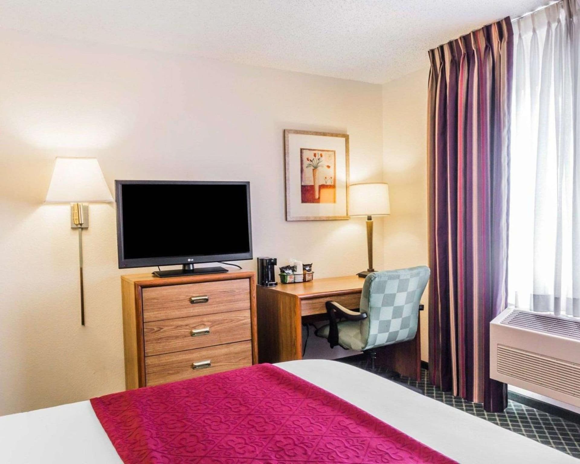 Quality Inn & Suites Golden - Denver West gallery photo in Lakewood, CO — image 11