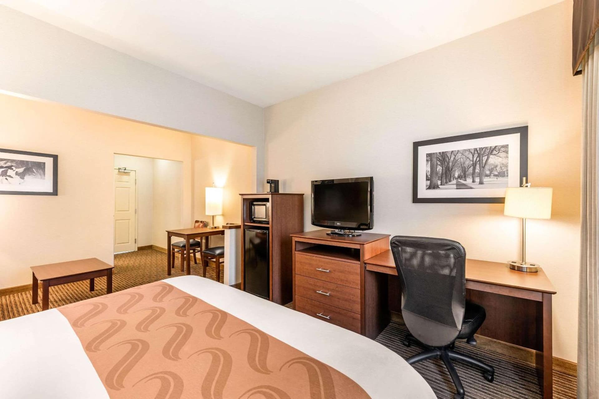 Quality Inn & Suites University Fort Collins interior in Fort Collins, CO — gallery photo 2