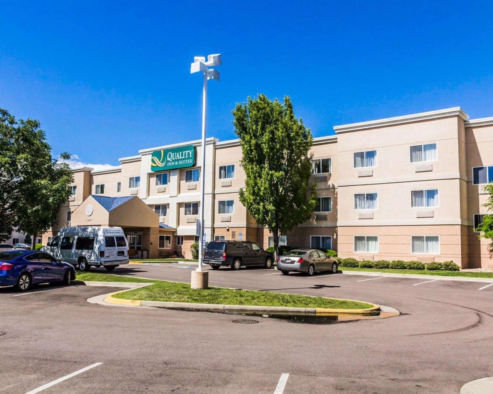 Quality Inn & Suites Golden - Denver West interior in Lakewood, CO — gallery photo 2