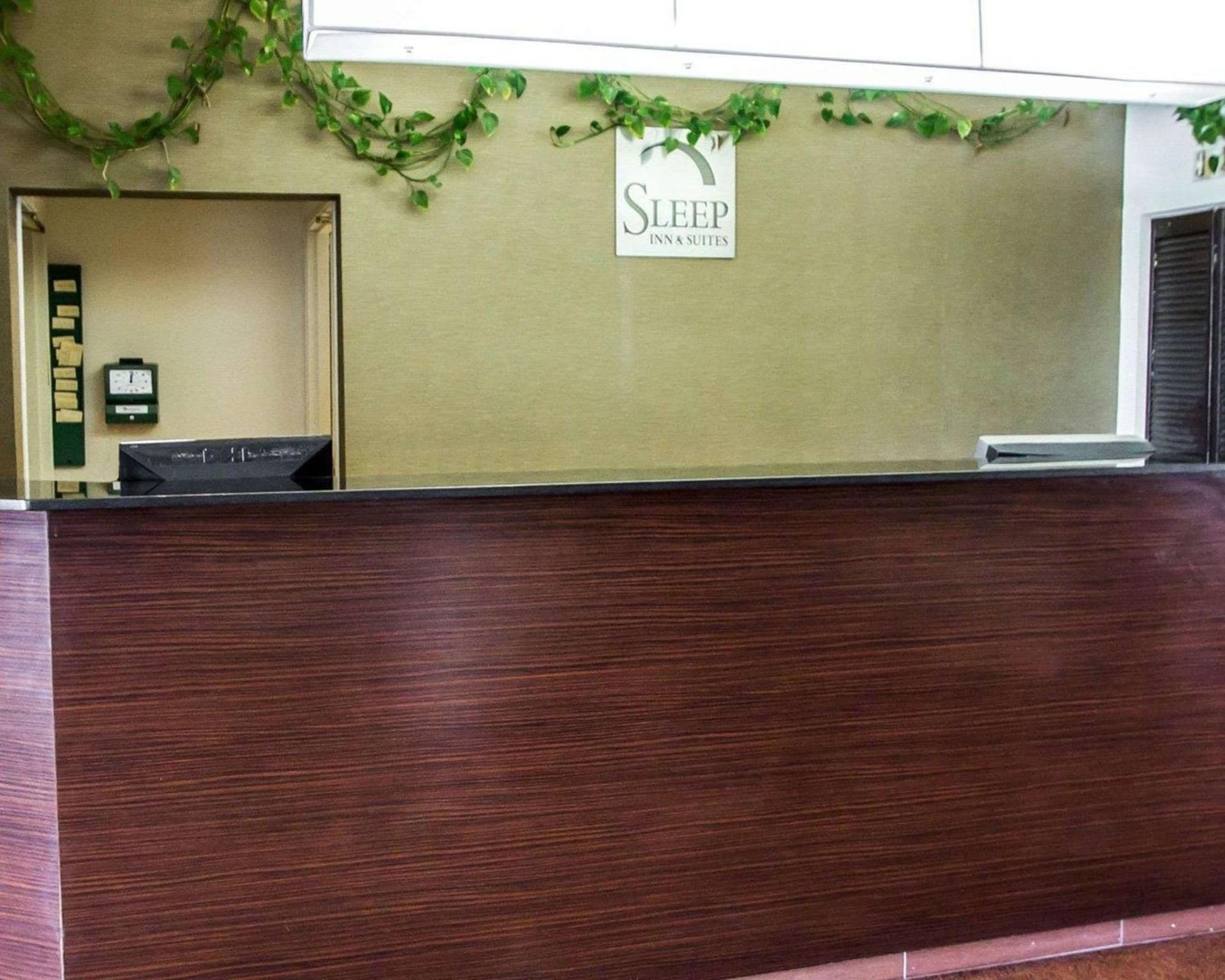 Sleep Inn & Suites Niantic North interior in Niantic, CT — gallery photo 2