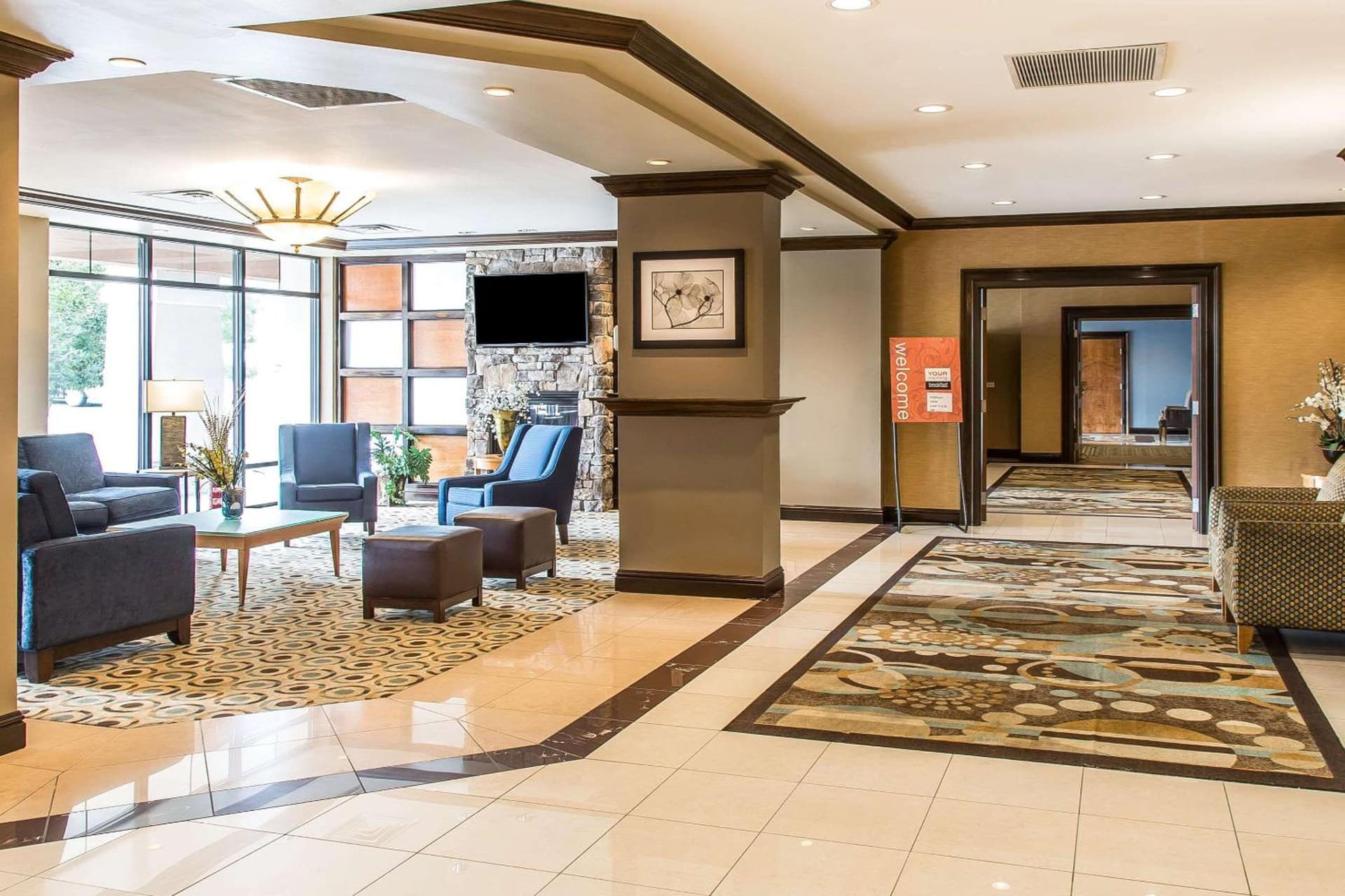 Comfort Inn & Suites Meriden East property views in Meriden, CT — gallery photo 3