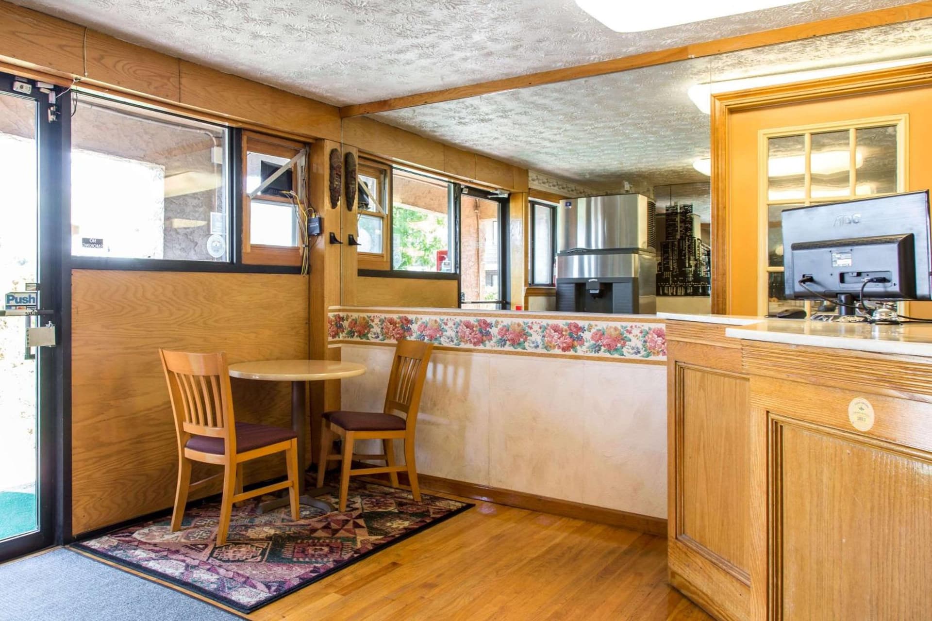 Rodeway Inn & Suites Branford - Guilford gallery photo in Branford, CT — image 19