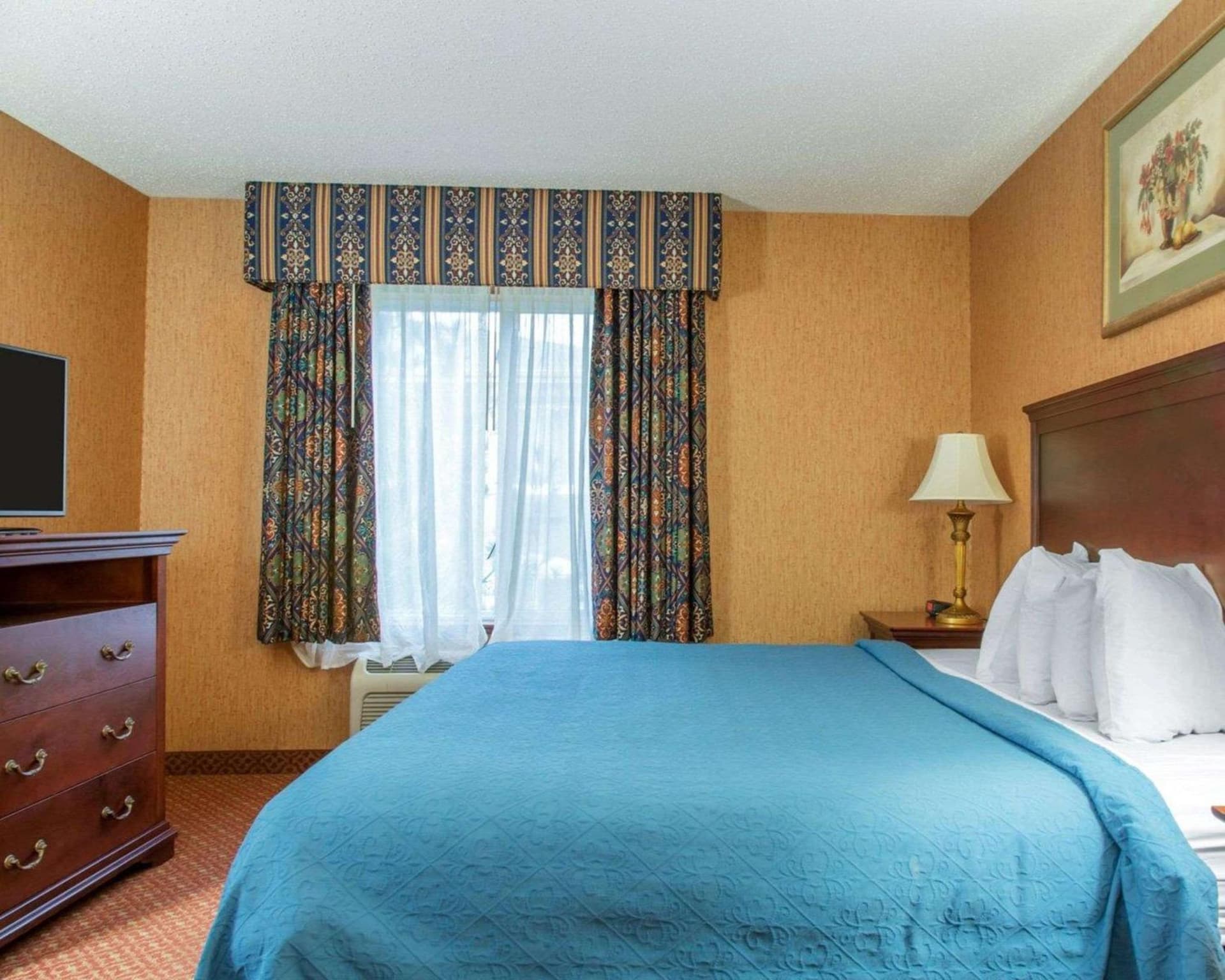 Quality Inn & Suites property views in Meriden, CT — gallery photo 3
