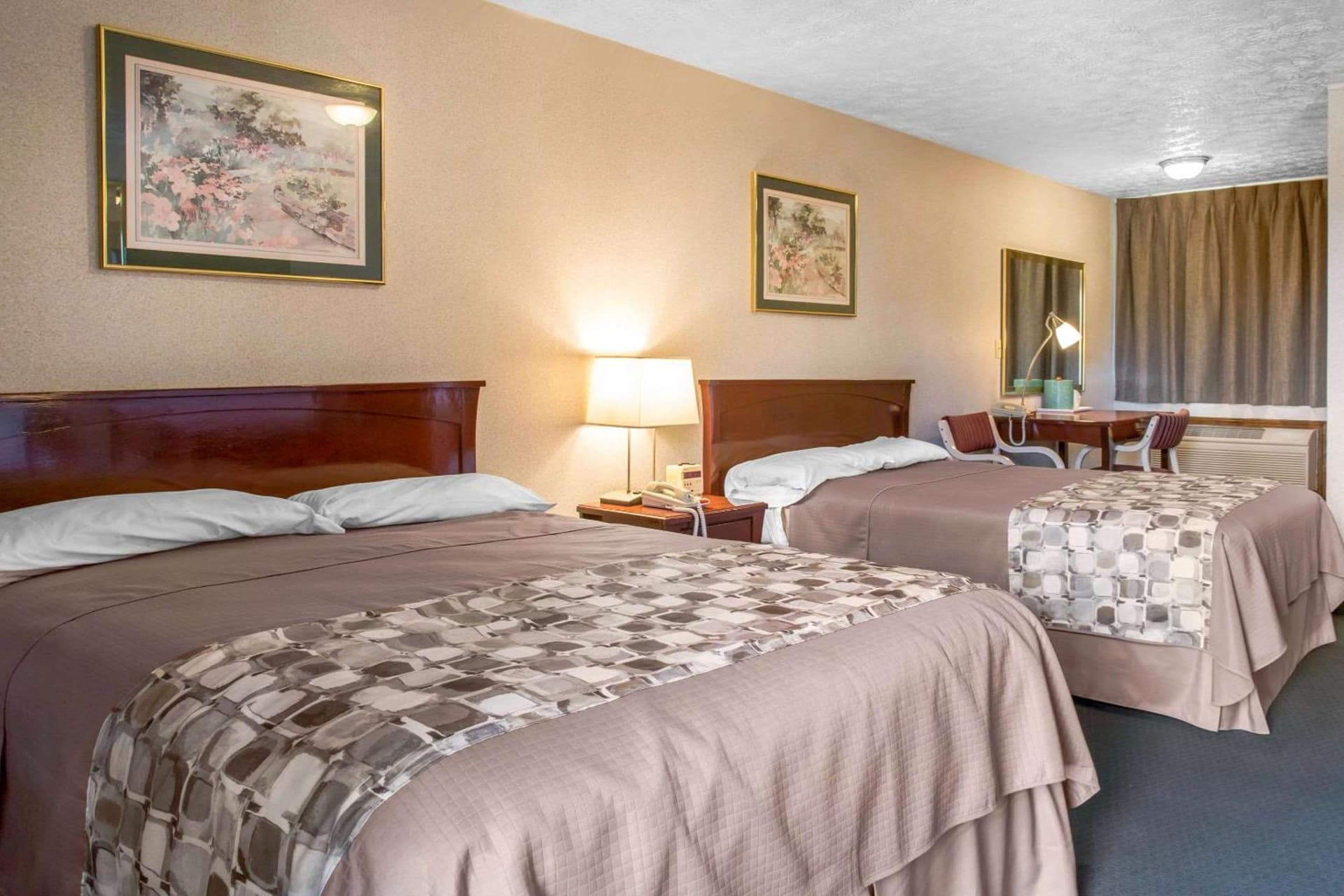 Rodeway Inn & Suites Branford - Guilford gallery photo in Branford, CT — image 7