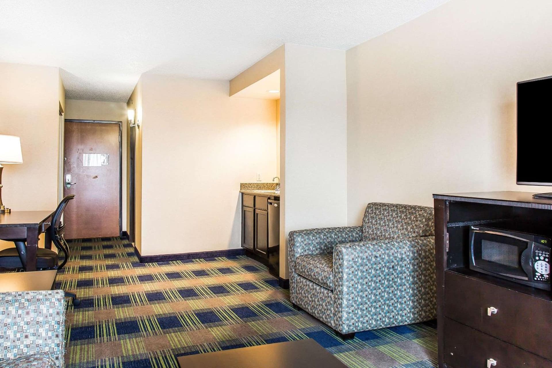 Comfort Inn & Suites Meriden East gallery photo in Meriden, CT — image 8