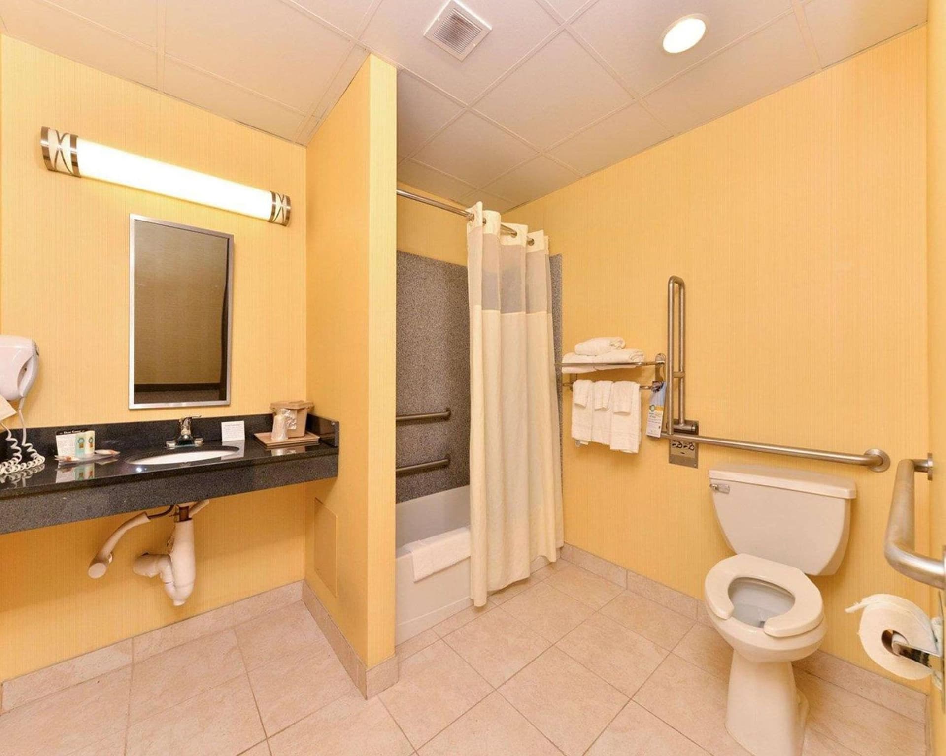 Quality Suites Stratford gallery photo in Stratford, CT — image 16