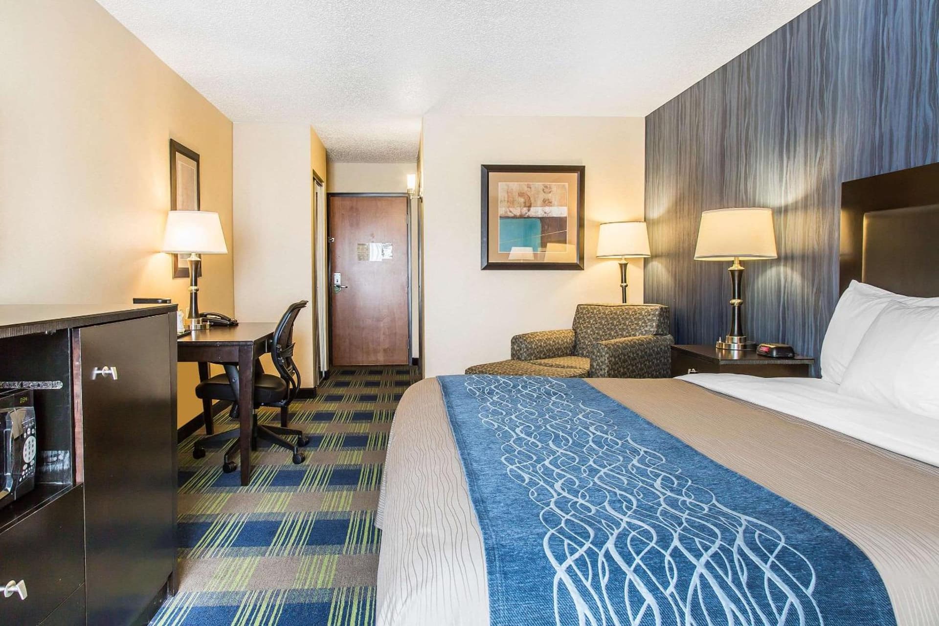 Comfort Inn & Suites Meriden East gallery photo in Meriden, CT — image 29