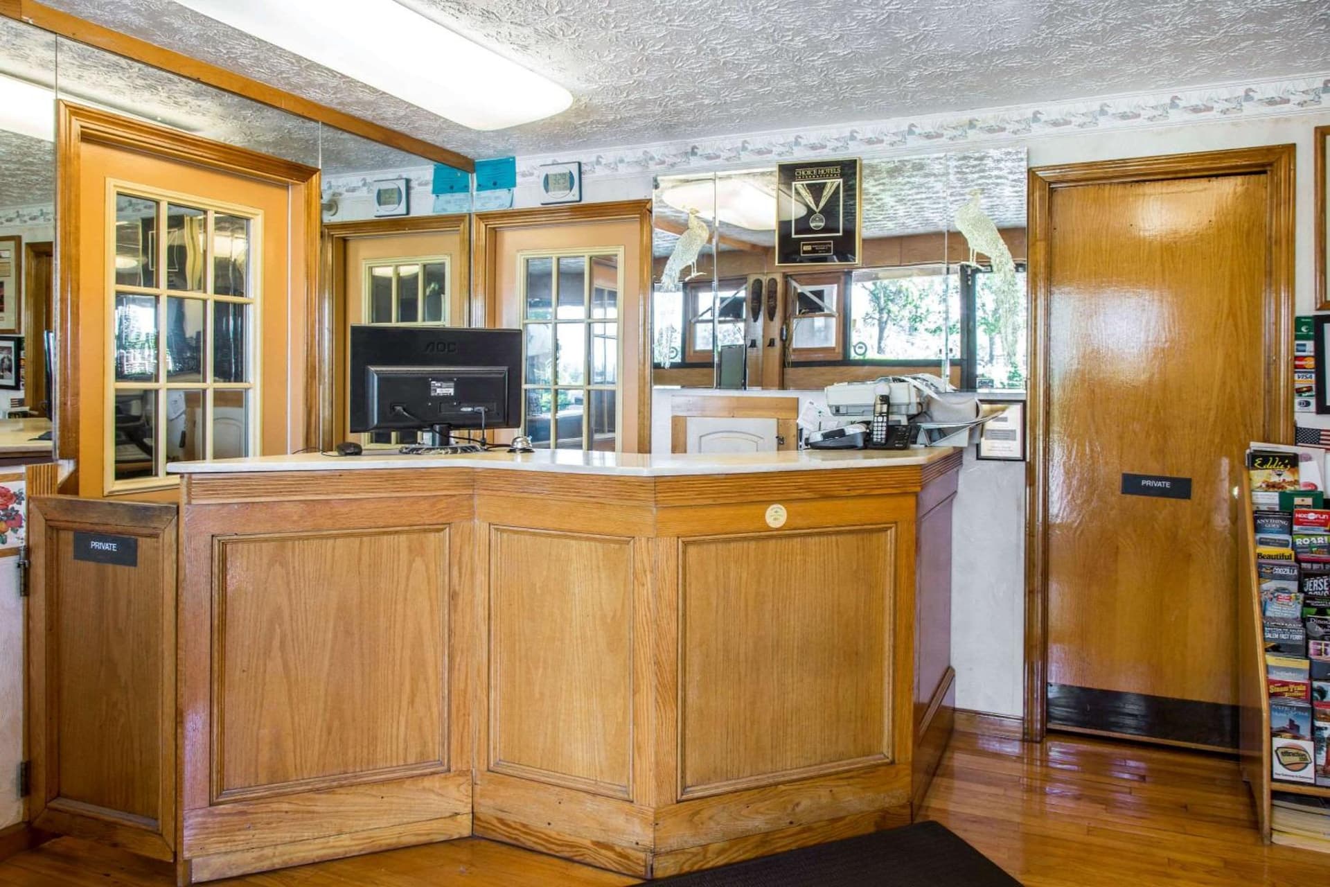 Rodeway Inn & Suites Branford - Guilford gallery photo in Branford, CT — image 4