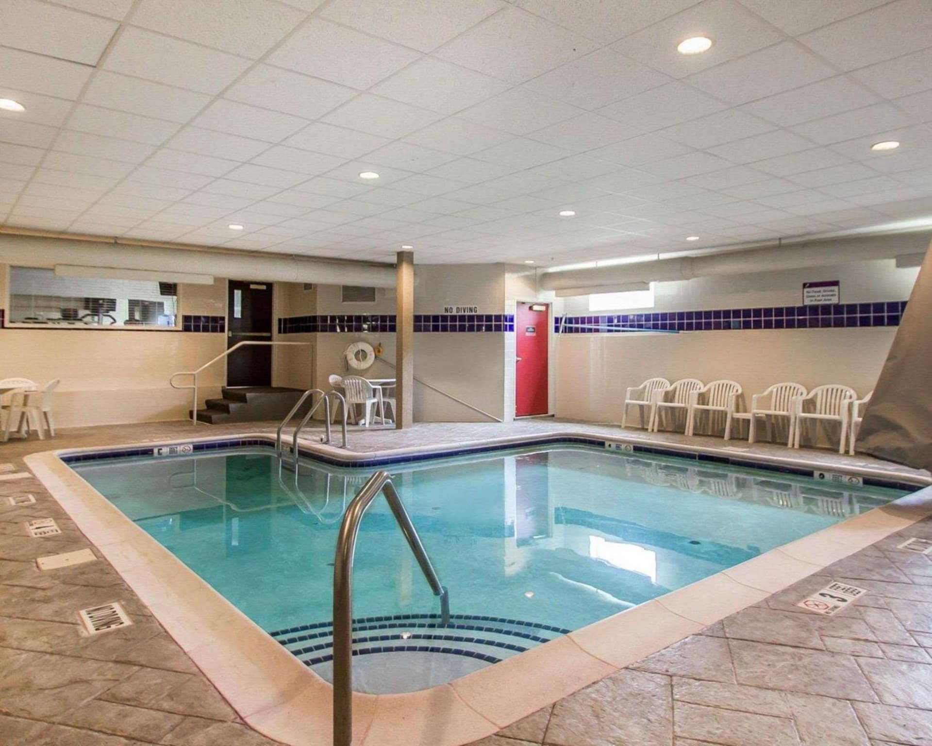 Sleep Inn & Suites Niantic North interior in Niantic, CT — gallery photo 2