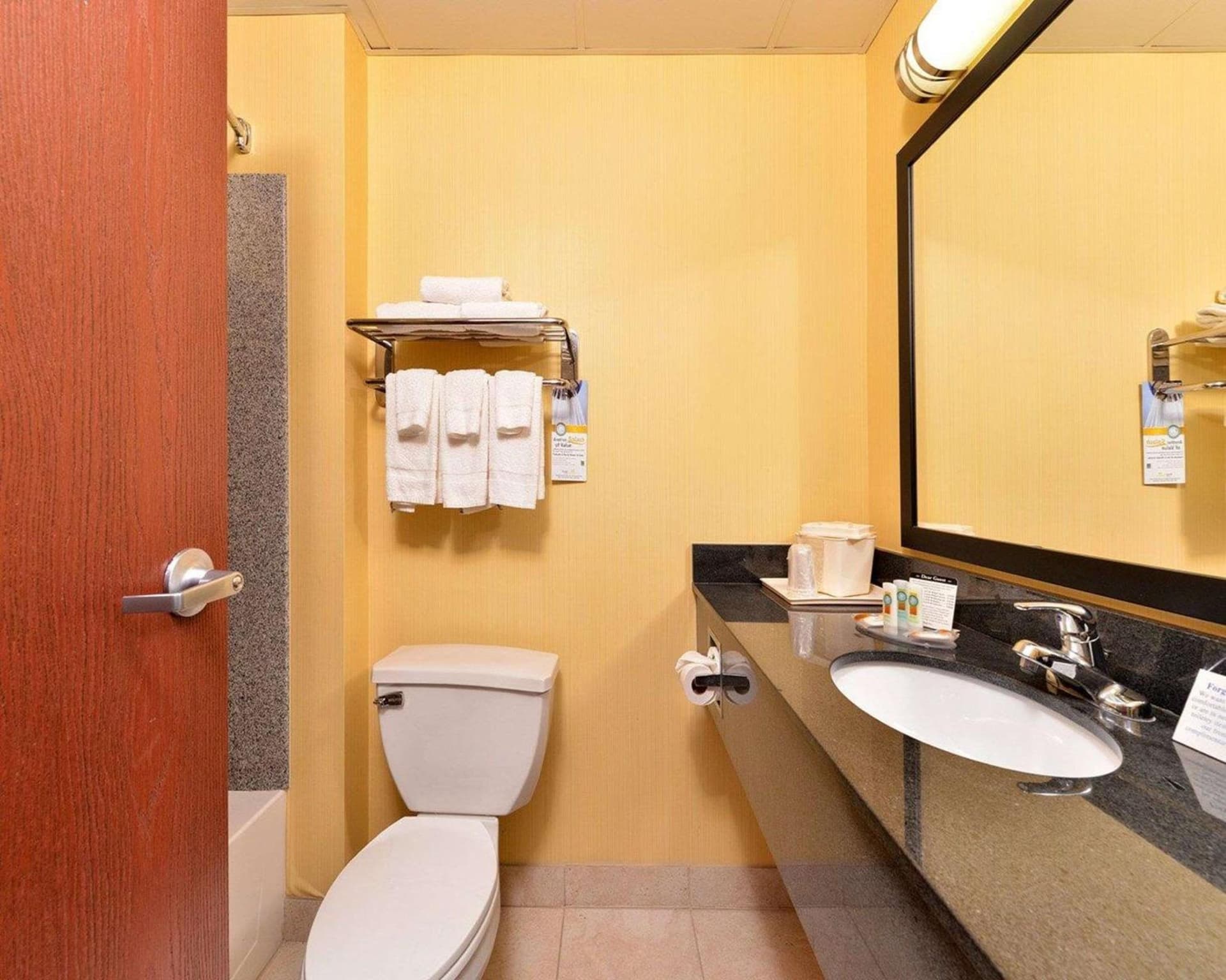 Quality Suites Stratford gallery photo in Stratford, CT — image 28