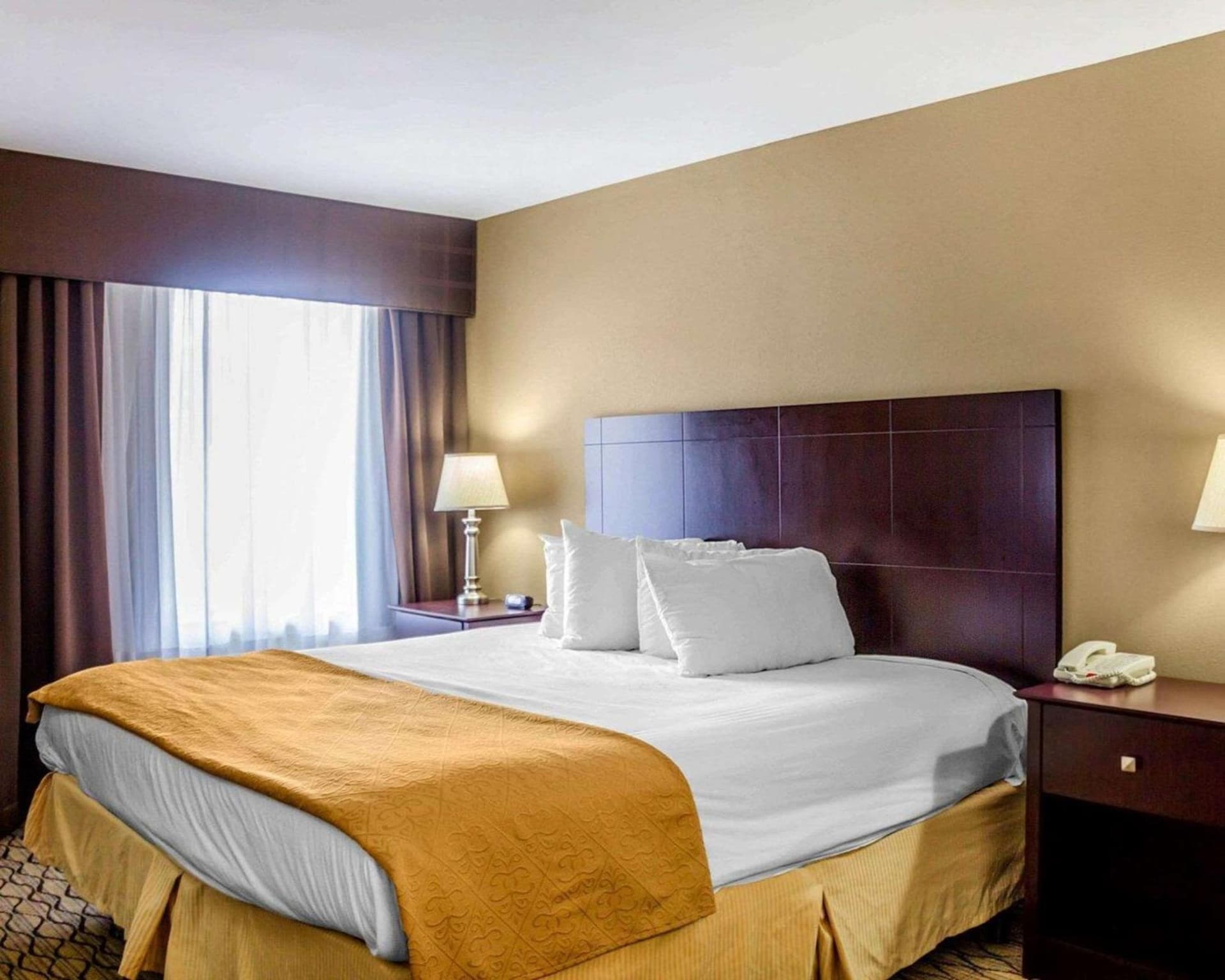 Quality Inn Waterbury East property views in Waterbury, CT — gallery photo 3