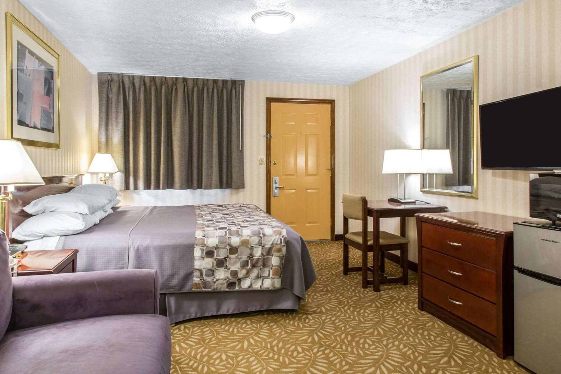 Rodeway Inn & Suites Branford - Guilford gallery photo in Branford, CT — image 18