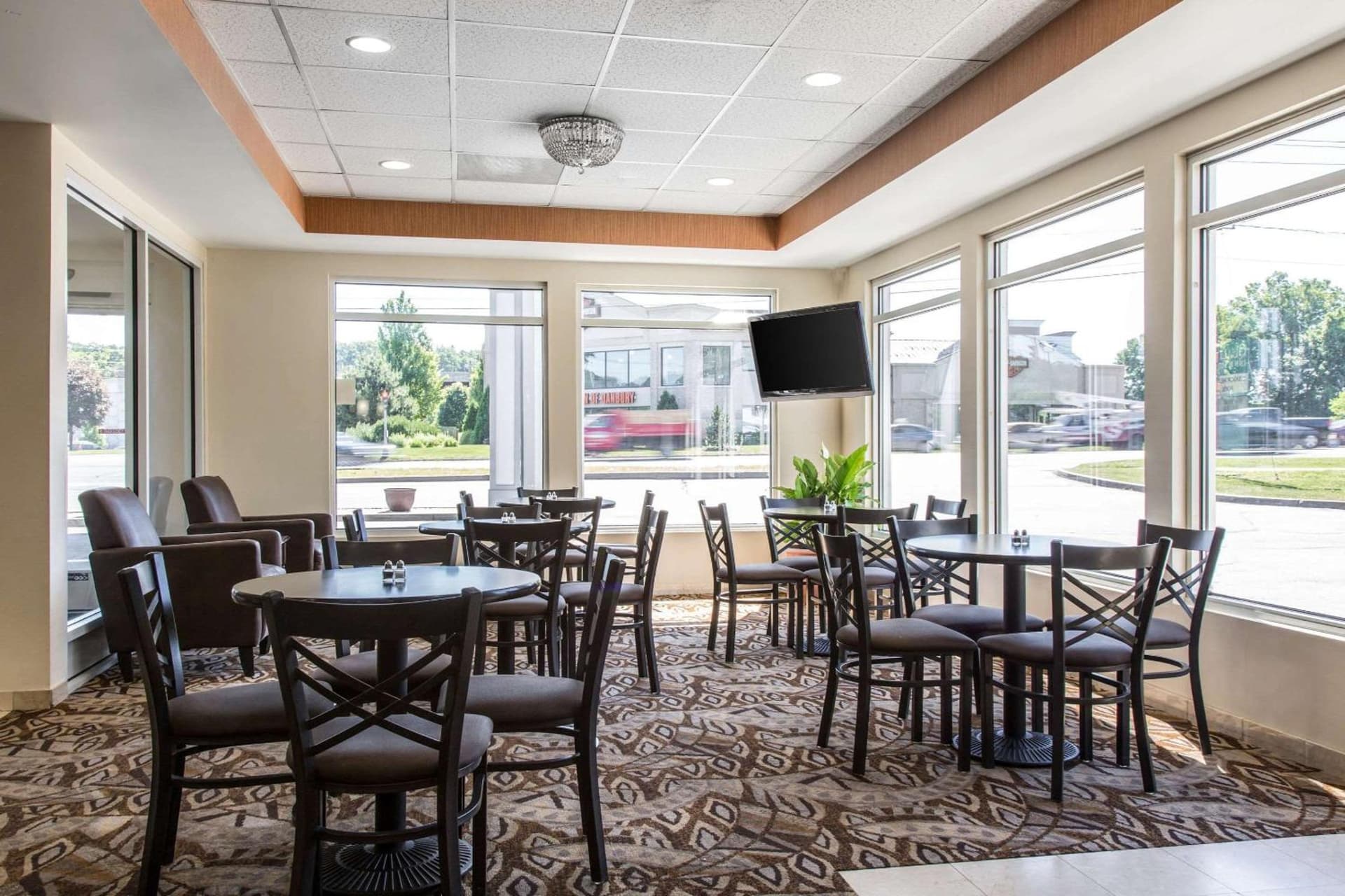 Quality Inn & Suites Danbury near University gallery photo in Danbury, CT — image 14