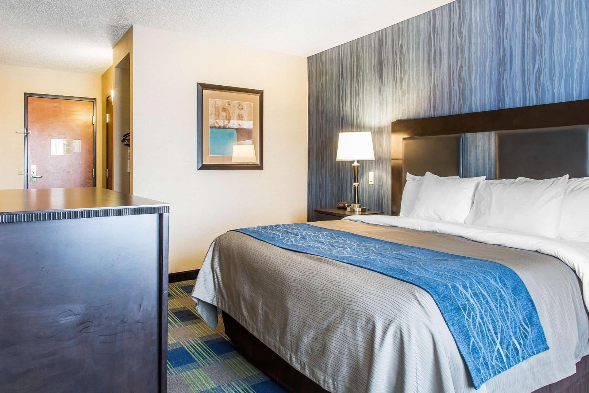 Comfort Inn & Suites Meriden East gallery photo in Meriden, CT — image 39