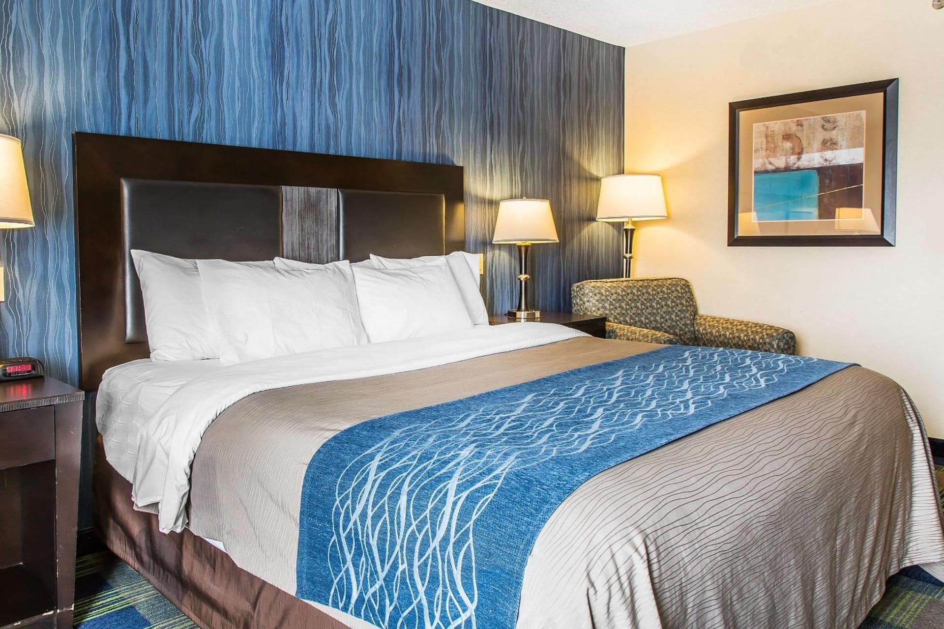 Comfort Inn & Suites Meriden East gallery photo in Meriden, CT — image 32