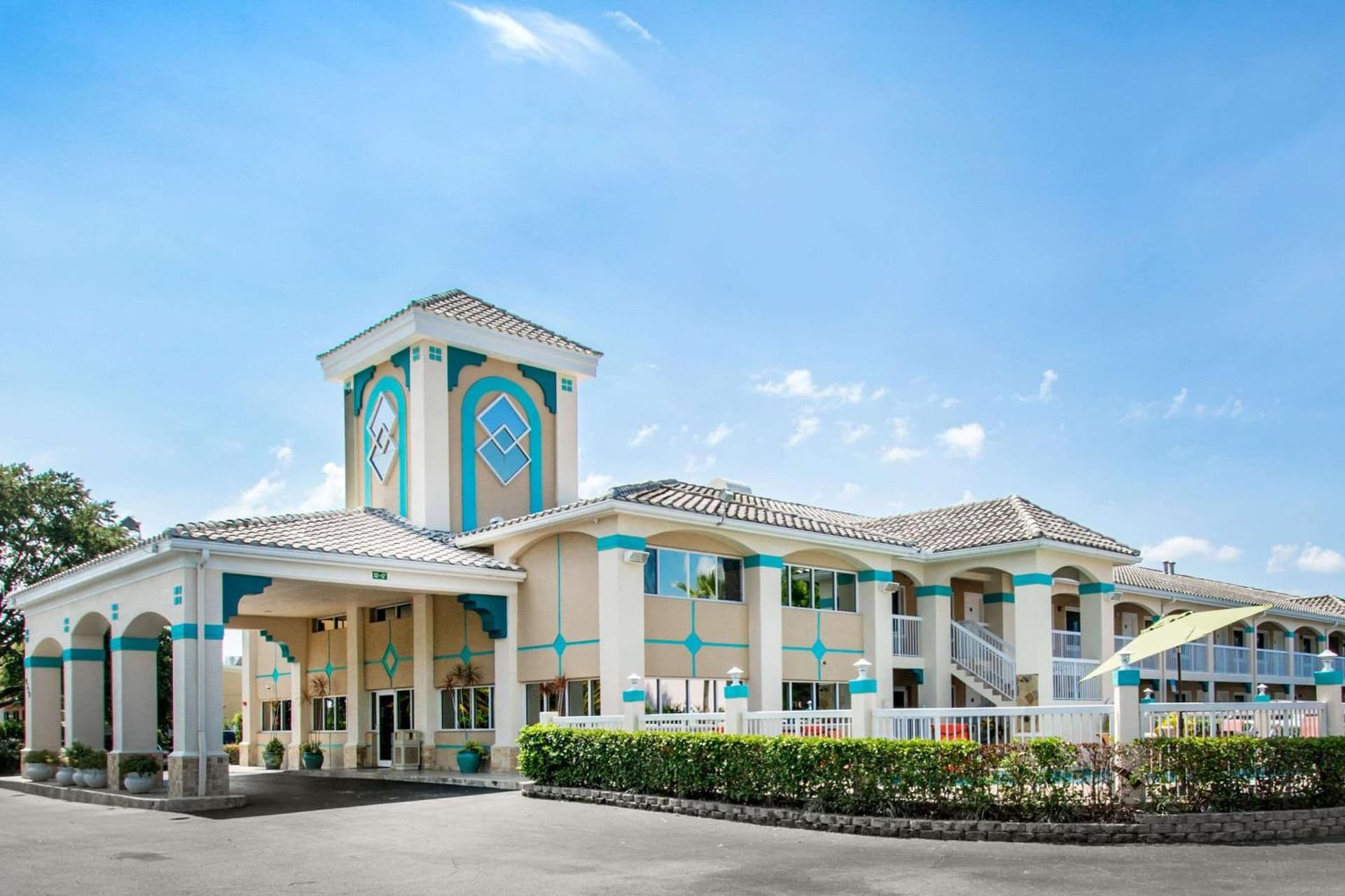 Quality Inn Clermont West Kissimmee featured exterior or lobby in Kissimmee, FL — similar hotel