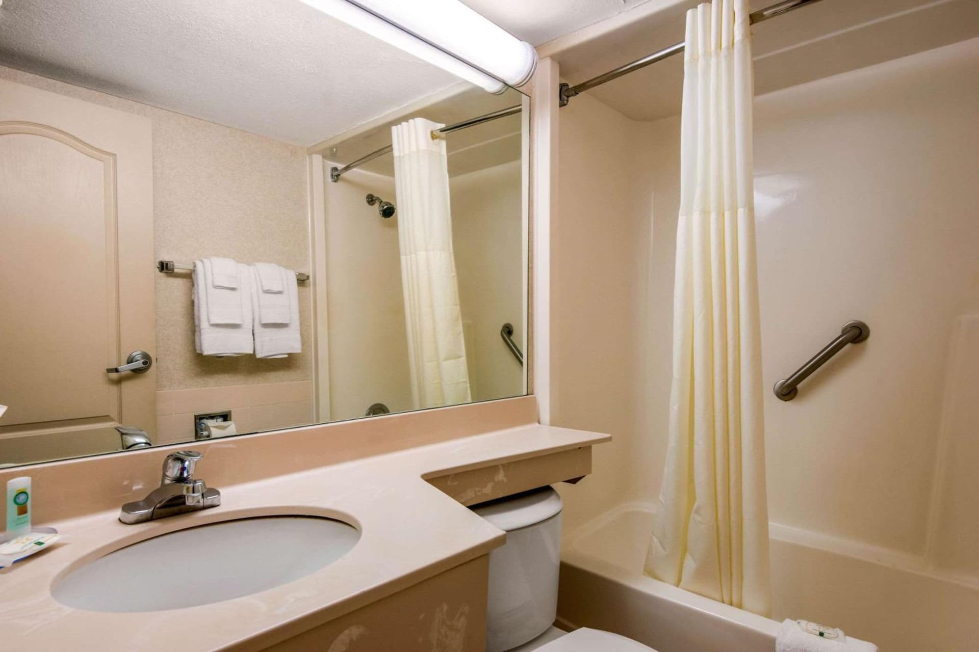 Quality Inn & Suites Tarpon Springs South gallery photo in Tarpon Springs, FL — image 19