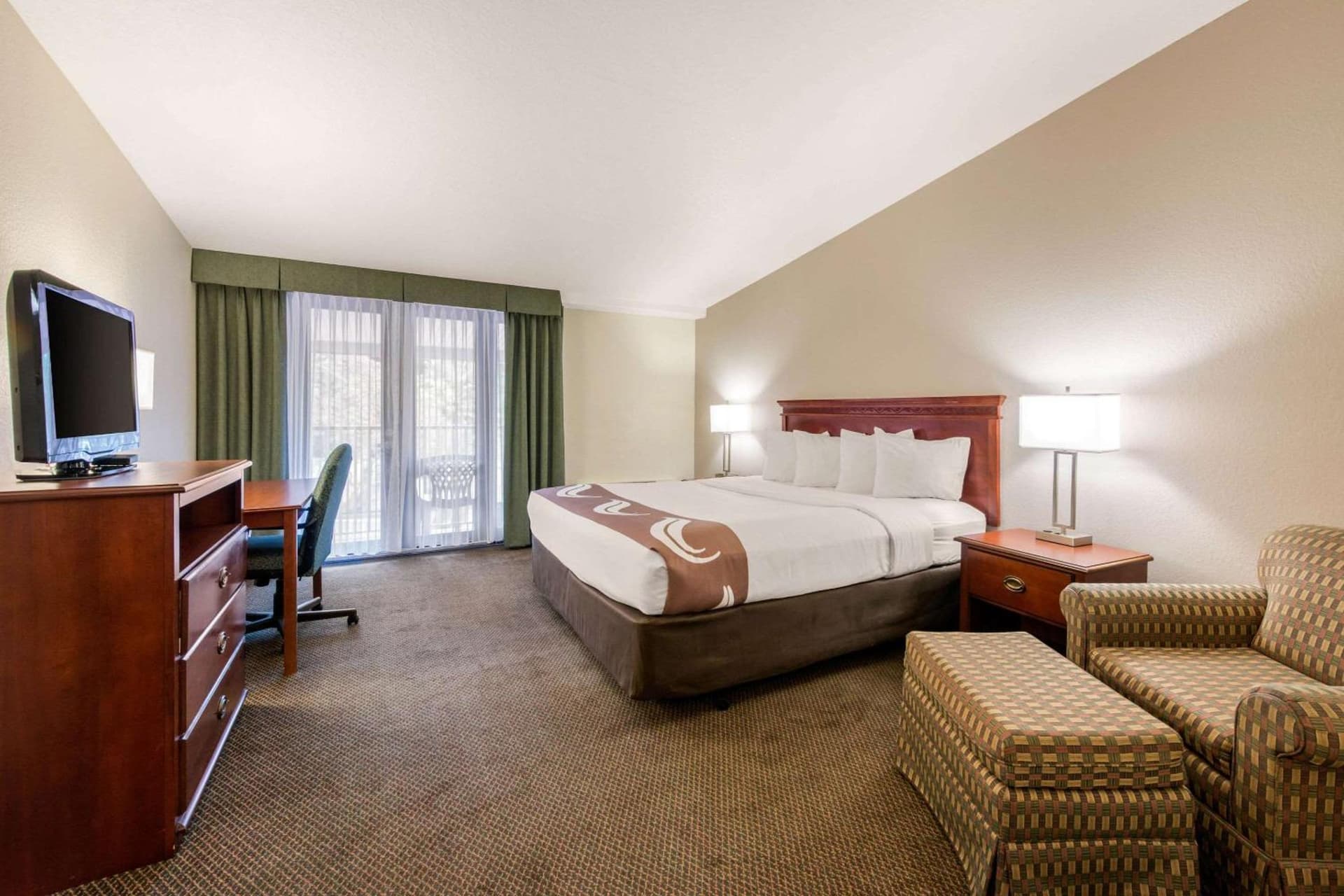 Quality Inn & Suites Tarpon Springs South gallery photo in Tarpon Springs, FL — image 34