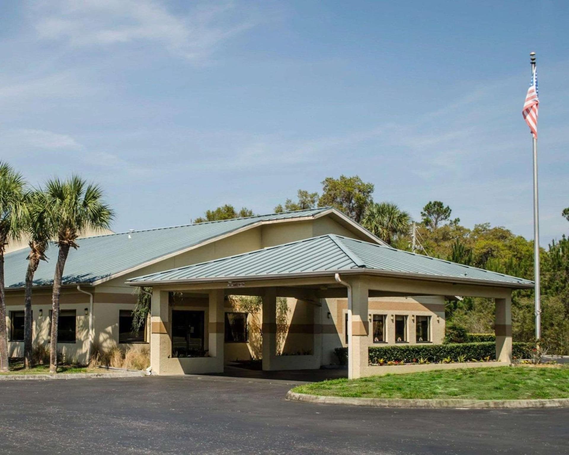 Quality Inn Crystal River interior in Crystal River, FL — gallery photo 2