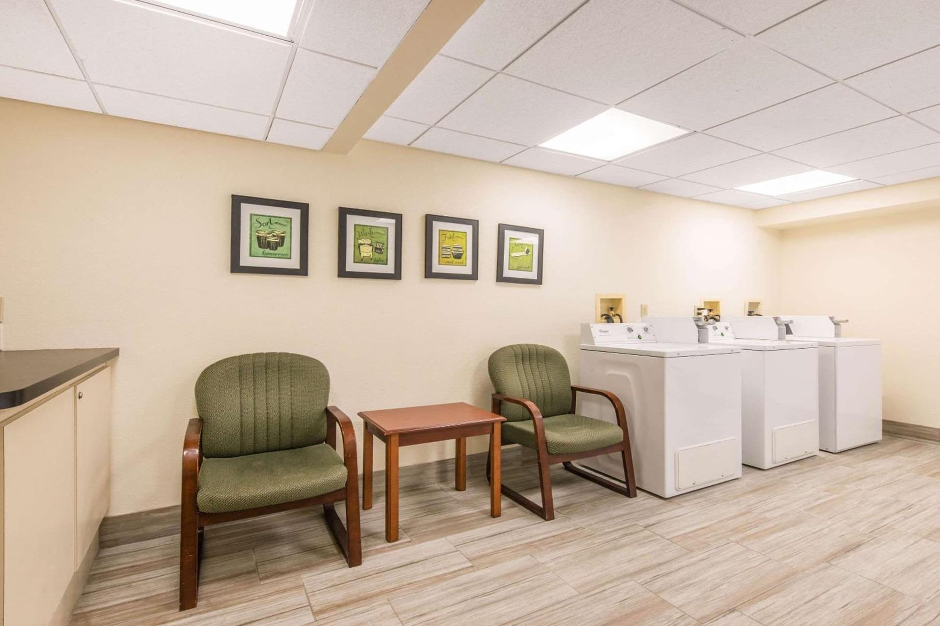 Quality Inn & Suites Tarpon Springs South gallery photo in Tarpon Springs, FL — image 32