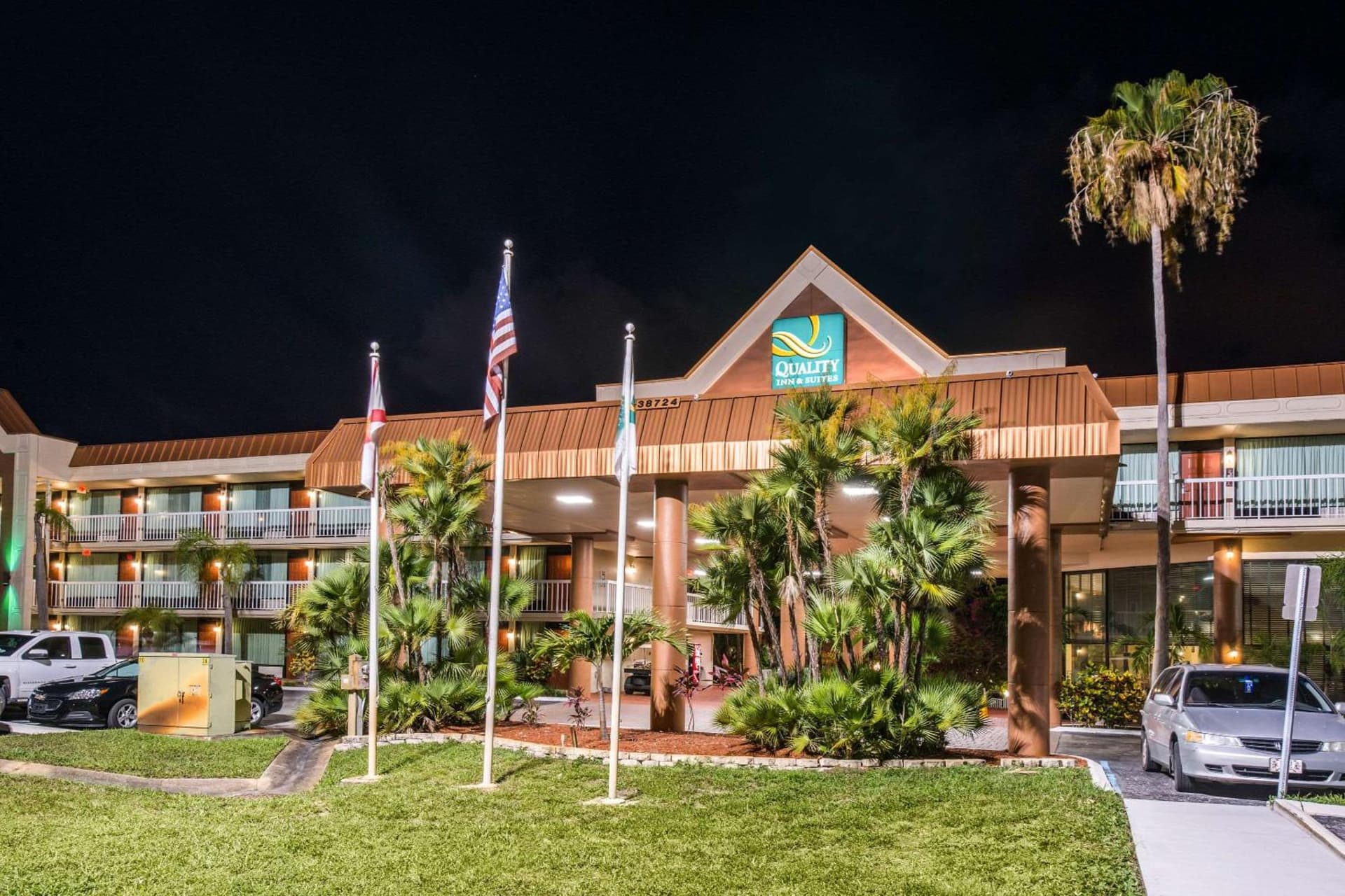 Quality Inn & Suites Tarpon Springs South property views in Tarpon Springs, FL — gallery photo 3