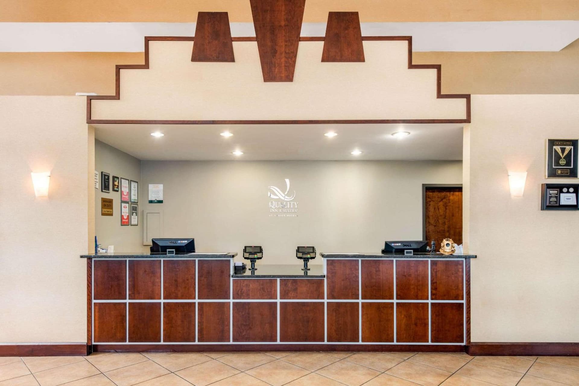 Quality Inn & Suites Tarpon Springs South gallery photo in Tarpon Springs, FL — image 30