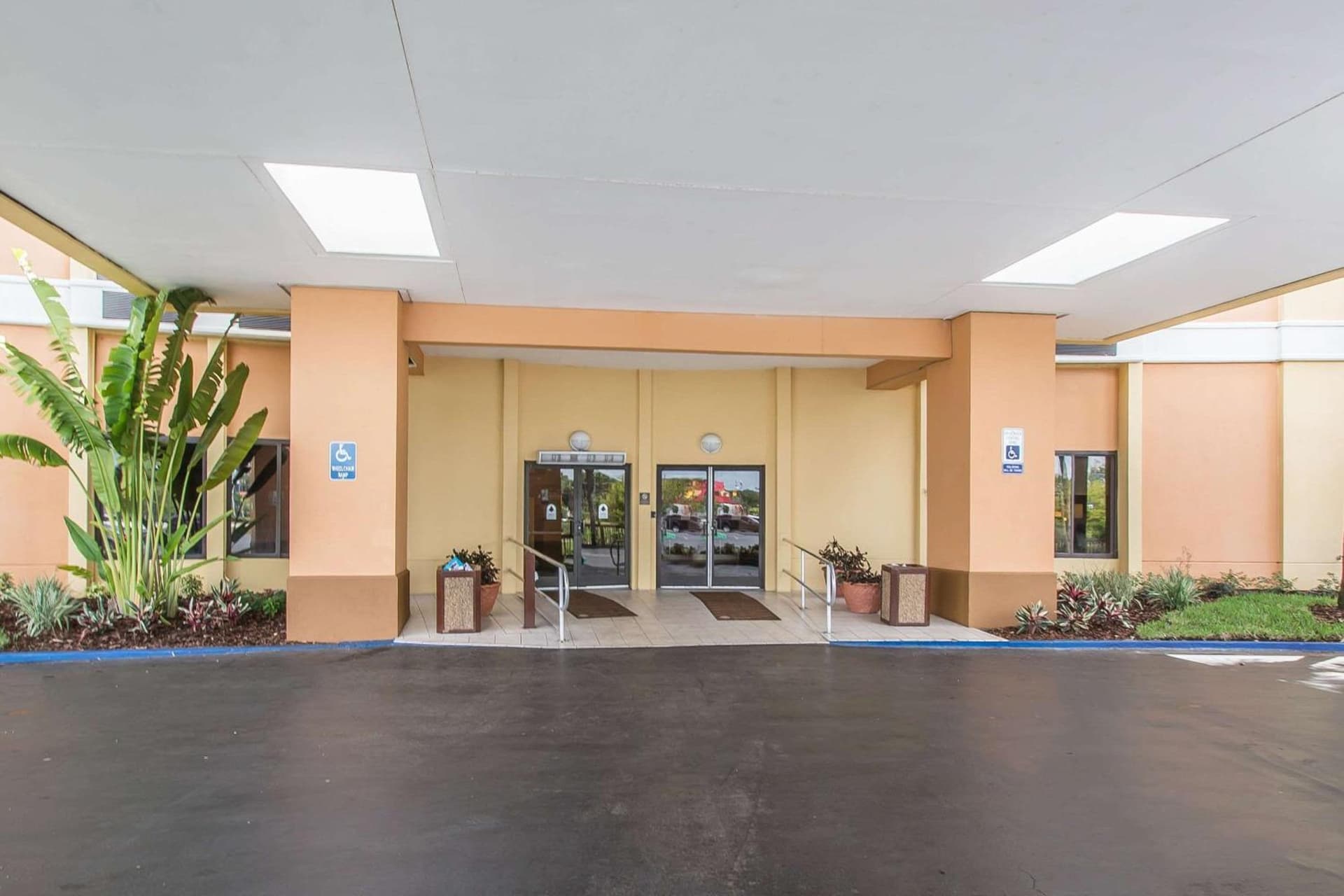 The Adventure Hotel by the Parks property views in Orlando, FL — gallery photo 3