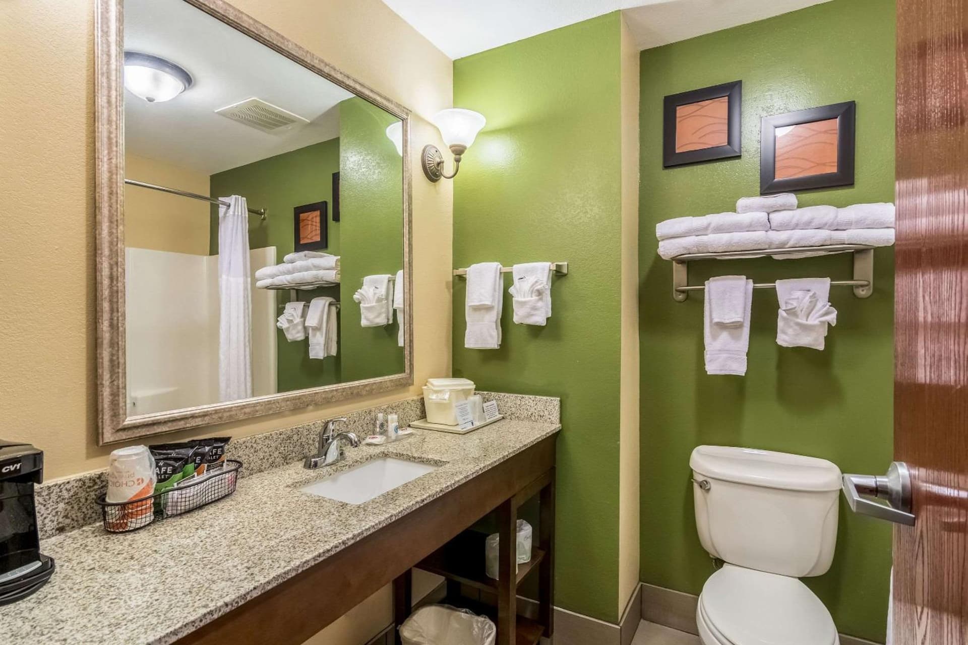 Comfort Inn & Suites Panama City North gallery photo in Panama City, FL — image 19