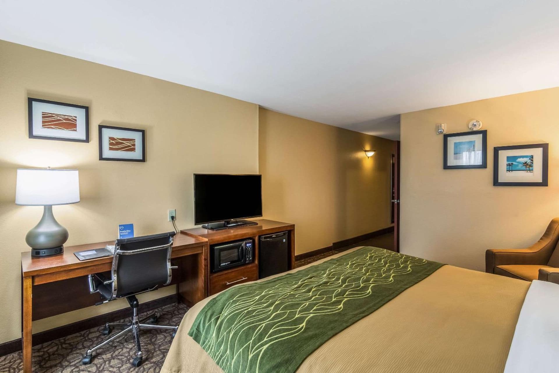 Comfort Inn & Suites Panama City North gallery photo in Panama City, FL — image 12