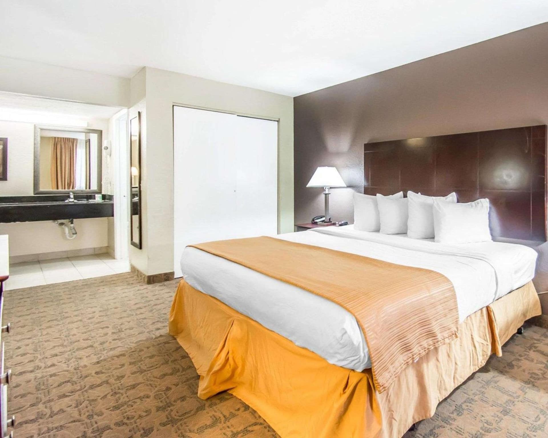 Quality Inn & Suites By the Parks property views in Orlando, FL — gallery photo 3