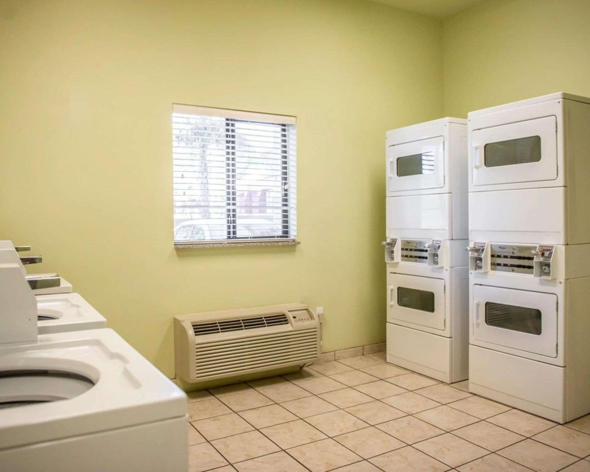 Suburban Studios near Panama City Beach gallery photo in Panama City, FL — image 5