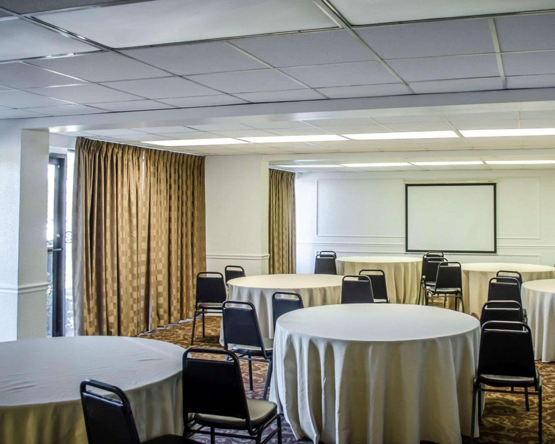 Quality Inn & Suites Pensacola Bayview gallery photo in Pensacola, FL — image 11